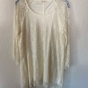 Off White Lace 3/4 Sleeve Top